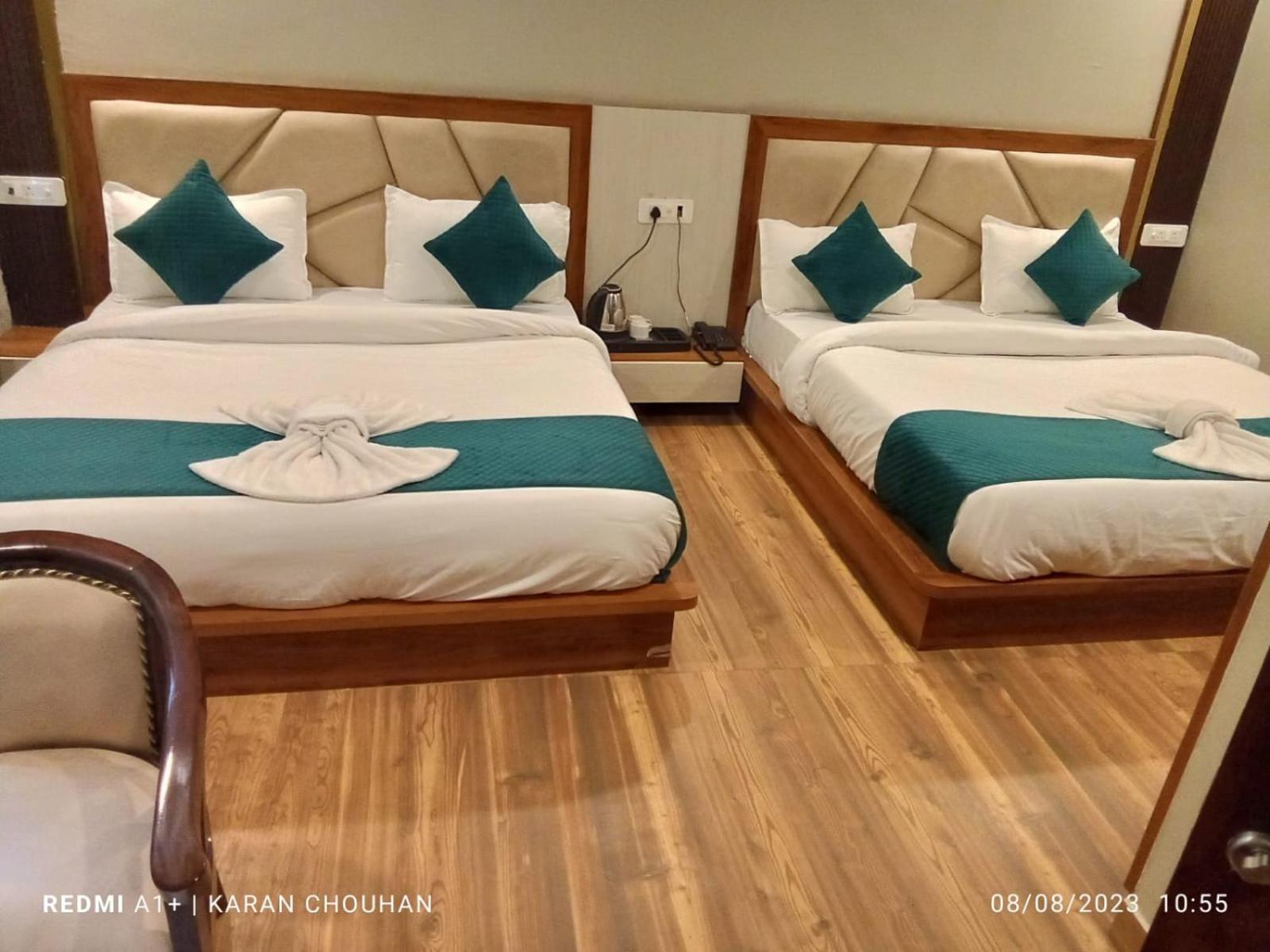 Hotel & Hostel Vimal Ganga ริชิเคช ภายนอก รูปภาพ